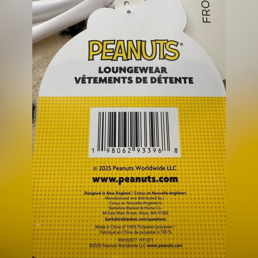 Peanuts 75th Anniversary Robe Gift Box set Cream background with cartoon images - Picture 3 of 6